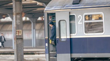 Bükreş Kuzey Tren İstasyonu 'nda Tren (Gara de Nord Bucuresti)