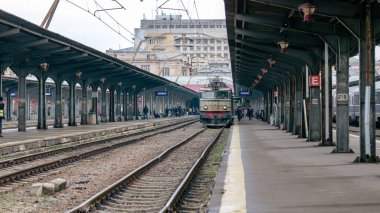 Bükreş Kuzey Tren İstasyonu 'nda Tren (Gara de Nord Bucuresti)