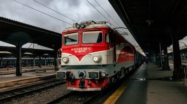 Bükreş Kuzey Tren İstasyonu 'nda Tren (Gara de Nord Bucuresti)