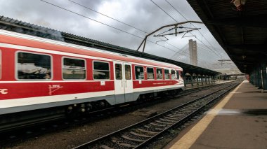 Bükreş Kuzey Tren İstasyonu 'nda Tren (Gara de Nord Bucuresti)