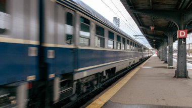 Bükreş Kuzey Tren İstasyonu 'nda Tren (Gara de Nord Bucuresti)