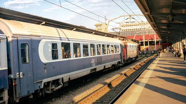 Bükreş Kuzey Tren İstasyonu 'nda Tren (Gara de Nord Bucuresti)