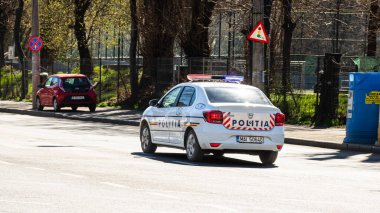 Bükreş 'te yoğun saatlerde Romen Polis Arabası trafikte