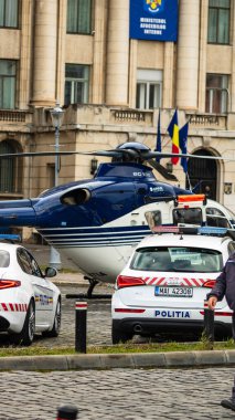 Bükreş 'te yoğun saatlerde Romen Polis Arabası trafikte