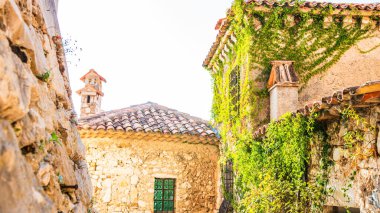 Eze köyü, Provence 'deki ortaçağ köyü, Fransız Rivierası