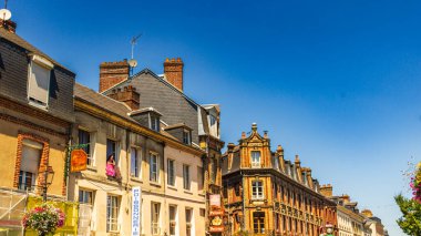 Honfleur, Fransa 'nın Normandiya şehrinde ünlü bir liman köyüdür.