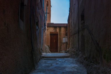 Bonifacio kasabası, Korsika Adası, Fransa 'daki ortaçağ kalesi.