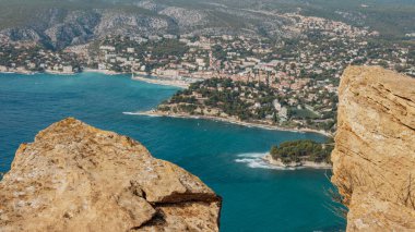 Cassis 'in renkli limanı, Güney Fransa Provence