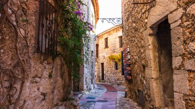 Eze köyü, Provence 'deki ortaçağ köyü, Fransız Rivierası