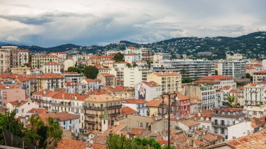 Cannes 'ın panoramik manzarası, Fransız Akdeniz Rivierası