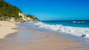 Horseshoe Bay Sahili ve Hamilton, Bermuda 'daki Deep Bay Sahili