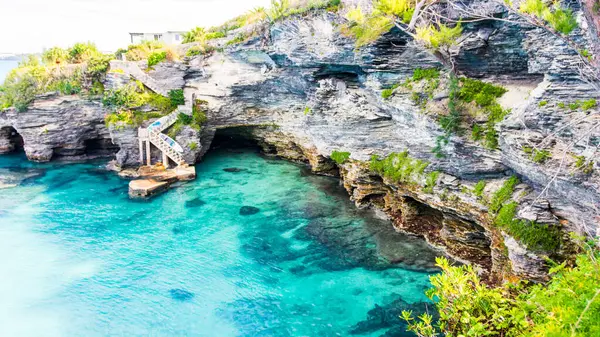 Horseshoe Bay Sahili ve Hamilton, Bermuda 'daki Deep Bay Sahili