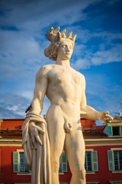 Nice, Fransa, Frech Riviera 'daki Massena Meydanı' nda Soleil Çeşmesi