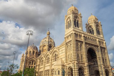 Büyük Katedral - Fransa 'nın Marsilya kentindeki ana kiliselerden biri.