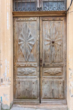 Bonifacio kasabası, Korsika Adası, Fransa 'daki ortaçağ kalesi.