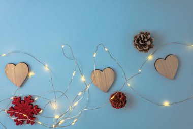 Samimi Noel ışıkları süslemesi. Kış dekorasyon arka planı