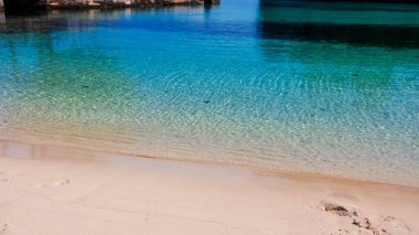 Horseshoe Bay Sahili ve Hamilton, Bermuda 'daki Deep Bay Sahili