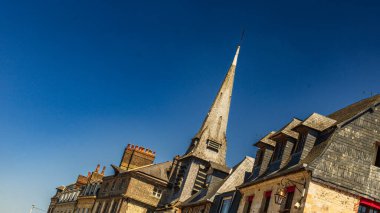 Honfleur, Fransa 'nın Normandiya şehrinde ünlü bir liman köyüdür.