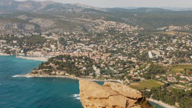 Cassis 'in renkli limanı, Güney Fransa Provence