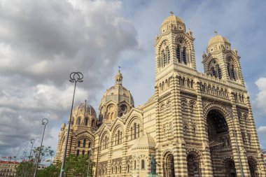 Büyük Katedral - Fransa 'nın Marsilya kentindeki ana kiliselerden biri.