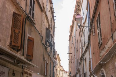 Bonifacio kasabası, Korsika Adası, Fransa 'daki ortaçağ kalesi.