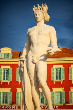 Nice, Fransa, Frech Riviera 'daki Massena Meydanı' nda Soleil Çeşmesi