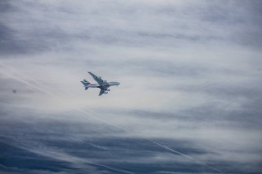 Emirates uçağı Nice, Fransa 'ya iniyor.