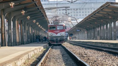 Bükreş Kuzey Tren İstasyonu 'nda Tren (Gara de Nord Bucuresti)
