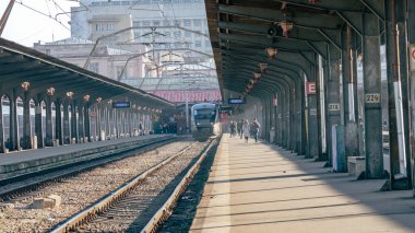 Bükreş Kuzey Tren İstasyonu 'nda Tren (Gara de Nord Bucuresti)
