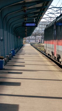 Bükreş Kuzey Tren İstasyonu 'nda Tren (Gara de Nord Bucuresti)