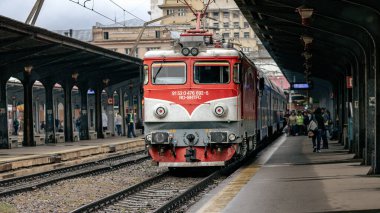 Bükreş Kuzey Tren İstasyonu 'nda Tren (Gara de Nord Bucuresti)