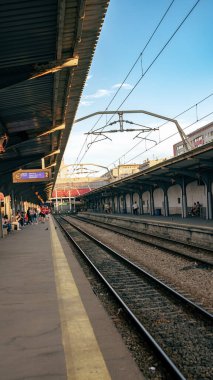 Bükreş Kuzey Tren İstasyonu 'nda Tren (Gara de Nord Bucuresti)