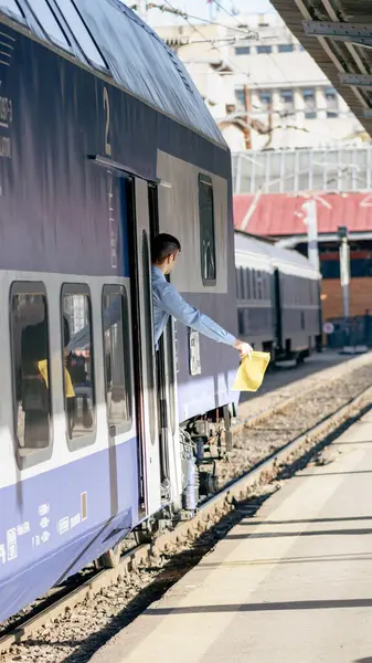Bükreş Kuzey Tren İstasyonu 'nda Tren (Gara de Nord Bucuresti)