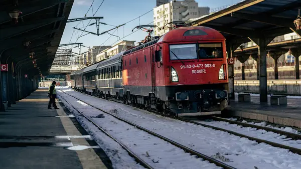 Bükreş Kuzey Tren İstasyonu 'nda Tren (Gara de Nord Bucuresti)