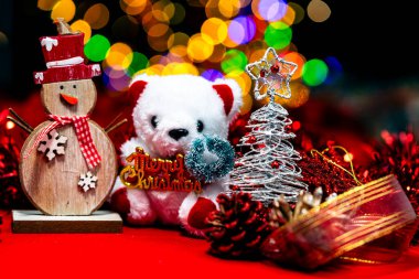 Samimi Noel ışıkları süslemesi. Kış dekorasyon arka planı