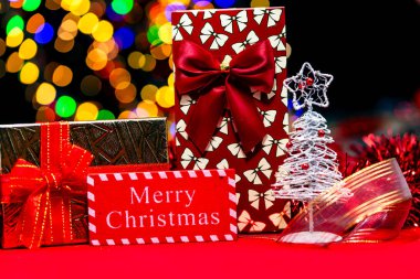 Samimi Noel ışıkları süslemesi. Kış dekorasyon arka planı