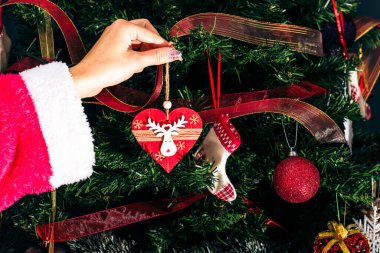 Samimi Noel ışıkları süslemesi. Kış dekorasyon arka planı