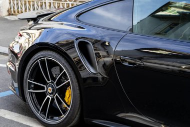 Porsche 911 Turbo S, lüks araba.