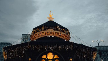 Bükreş Noel Pazarı 'nda Noel süsleri