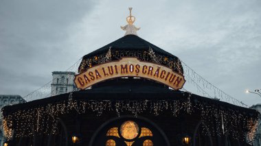 Bükreş Noel Pazarı 'nda Noel süsleri