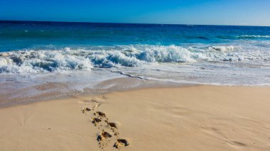 Horseshoe Bay Sahili ve Hamilton, Bermuda 'daki Deep Bay Sahili