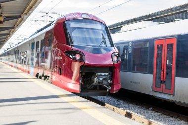 Bükreş Kuzey Tren İstasyonu 'ndaki Alstom treni (Gara de Nord Bucuresti))