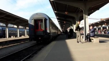 Bükreş Kuzey Tren İstasyonu 'ndaki Alstom treni (Gara de Nord Bucuresti))
