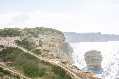Bonifacio kasabası, Korsika Adası, Fransa 'daki ortaçağ kalesi.