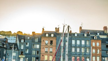 Honfleur, Fransa 'nın Normandiya şehrinde ünlü bir liman köyüdür.