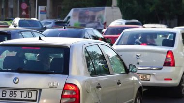 Bükreş, Romanya 'da trafik sıkışıklığı, trafik yoğunluğu