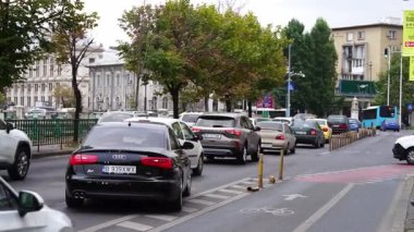 Bükreş, Romanya 'da trafik sıkışıklığı, trafik yoğunluğu
