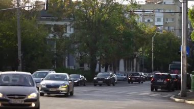 Bükreş, Romanya 'da trafik sıkışıklığı, trafik yoğunluğu