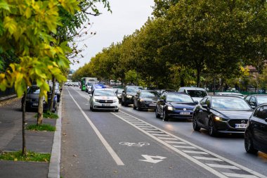 Romanya Polis Arabası (Politia Rutiera) Bükreş trafiğinde, Romanya, 2023