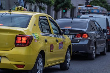 Bükreş, Romanya 'da trafik sıkışıklığı, trafik yoğunluğu